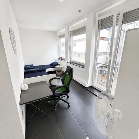 Eva Zentral Guenstig Vendégház Heilbronn